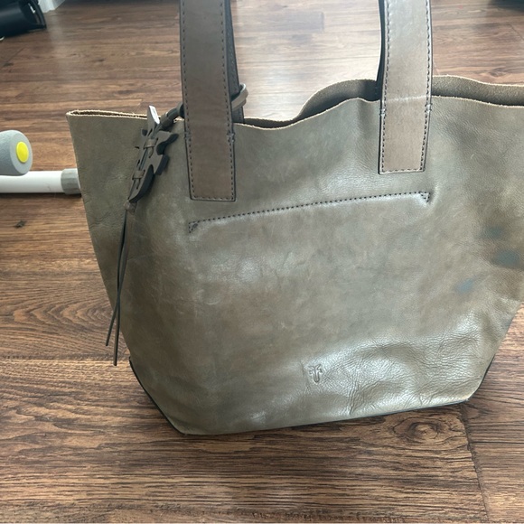 Stylish Taupe Leather Tote Bag - Picture 1 of 3